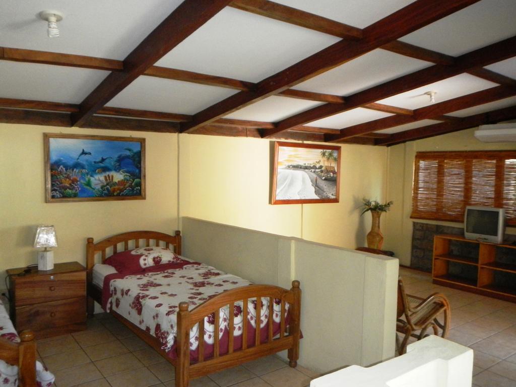 Punta Roca Surf Resort La Libertad Zimmer foto